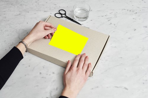 Etiket Rillprint 105x74mm fluor geel 800 stuks-1