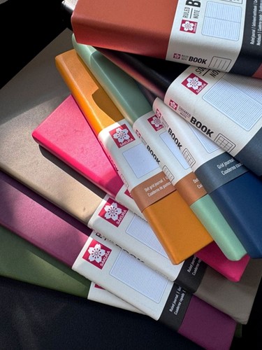 Notitieboek Sakura large 130x210mm lijn hard cover dennennaald-1
