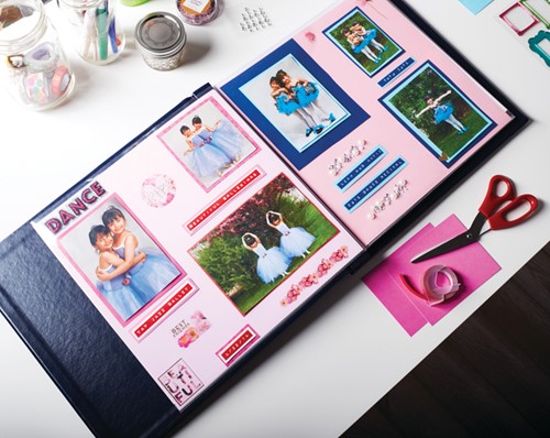 Reliëftape Dymo embossing vinyl 9mm wit op rood-1