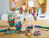 Reliëftape Dymo embossing vinyl 9mm wit op rood-3